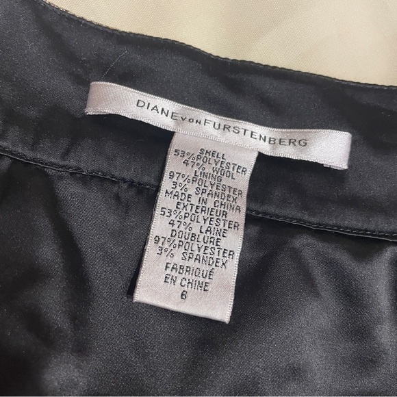 Diane von Furstenberg- Silver Gold Ruffle Embellished Tiered Mini Skirt Size 6 - Picture 6 of 6